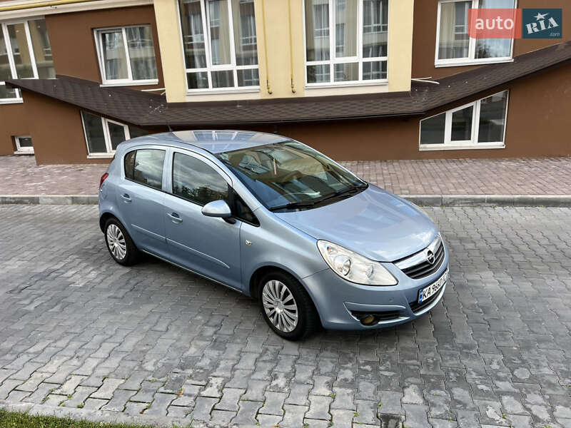 Хэтчбек Opel Corsa 2007 в Киеве
