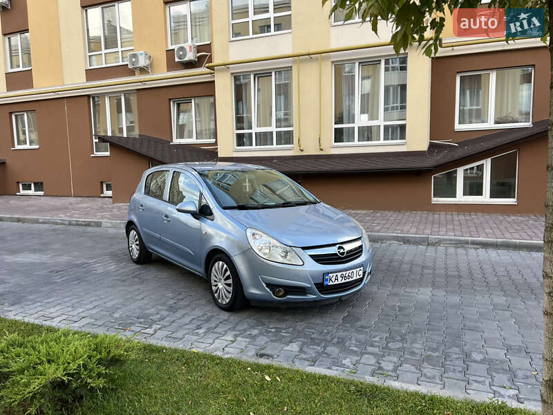 Хэтчбек Opel Corsa 2007 в Киеве