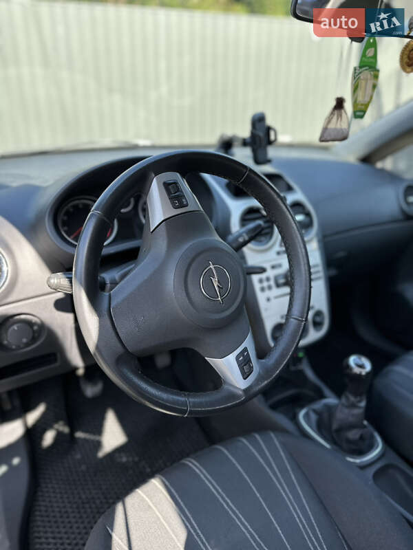 Хэтчбек Opel Corsa 2007 в Ивано-Франковске