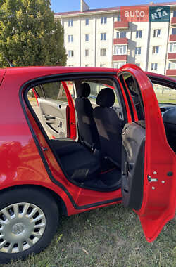 Хэтчбек Opel Corsa 2008 в 