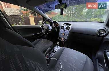 Хэтчбек Opel Corsa 2013 в 