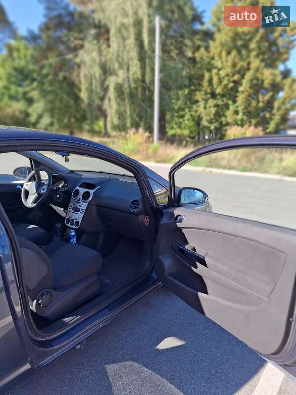 Хэтчбек Opel Corsa 2009 в Чернигове