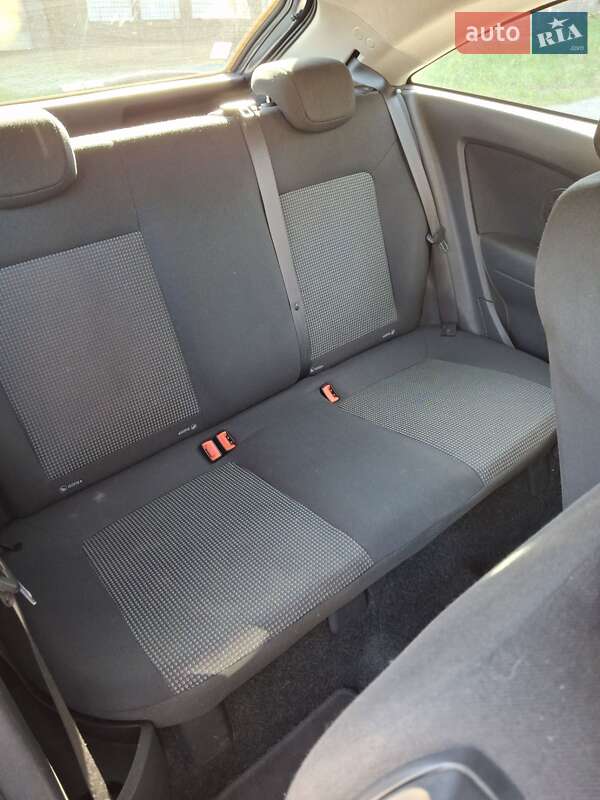 Хэтчбек Opel Corsa 2009 в Чернигове