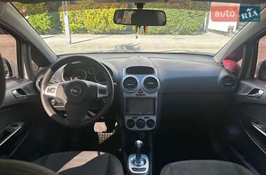 Хэтчбек Opel Corsa 2013 в 