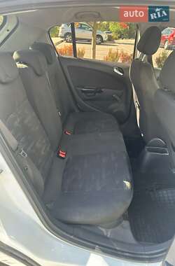 Хэтчбек Opel Corsa 2013 в 