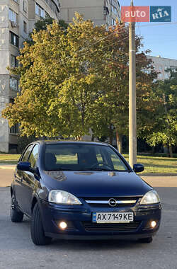 Хэтчбек Opel Corsa 2004 в 