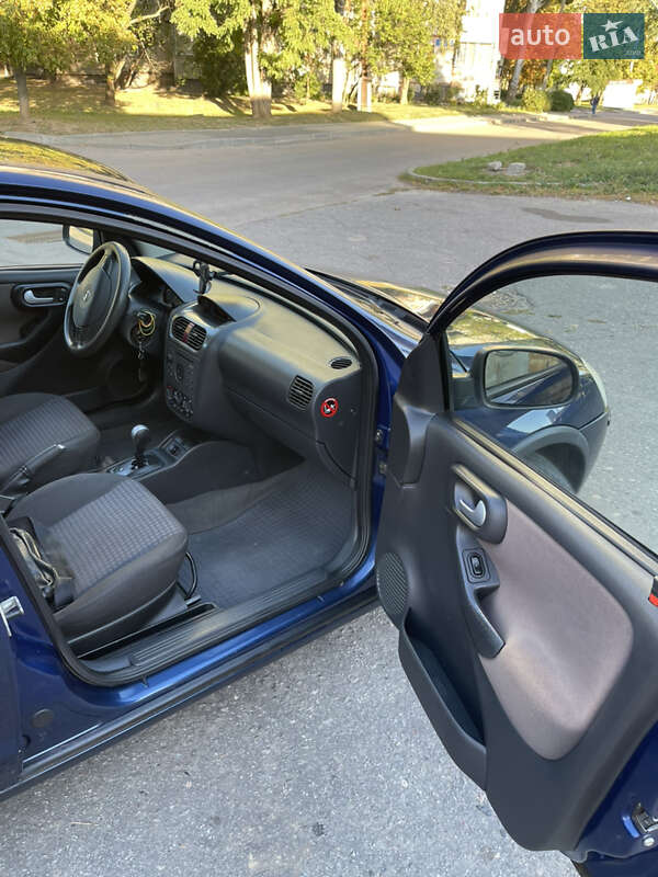 Хэтчбек Opel Corsa 2004 в Харькове