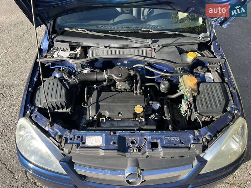 Хэтчбек Opel Corsa 2004 в Харькове