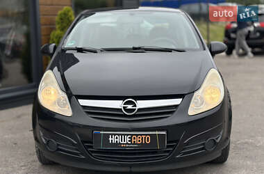 Хэтчбек Opel Corsa 2008 в 