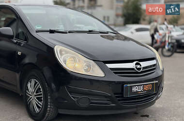 Хэтчбек Opel Corsa 2008 в 