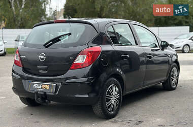 Хэтчбек Opel Corsa 2008 в 