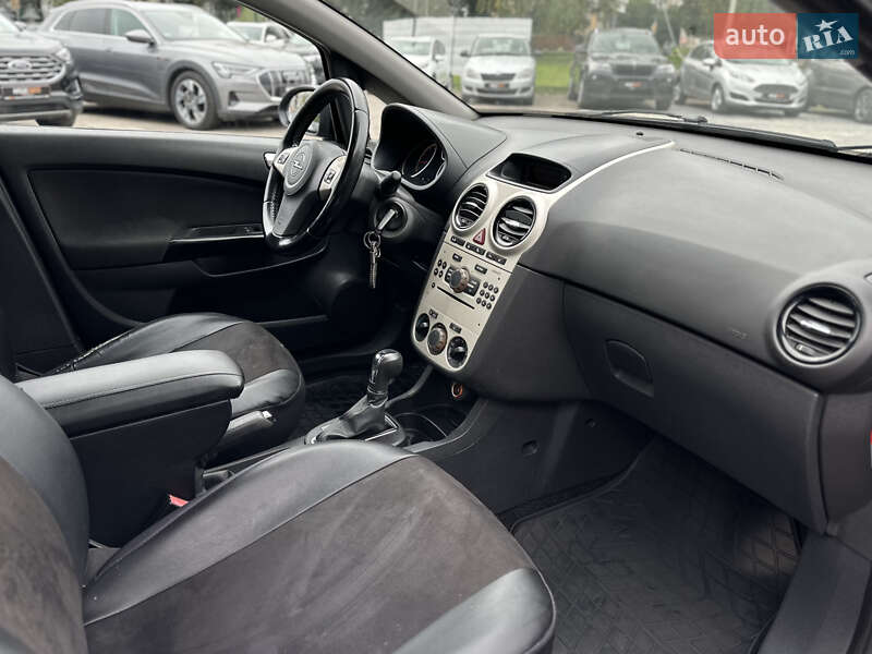Хетчбек Opel Corsa 2008 в Шептицькому