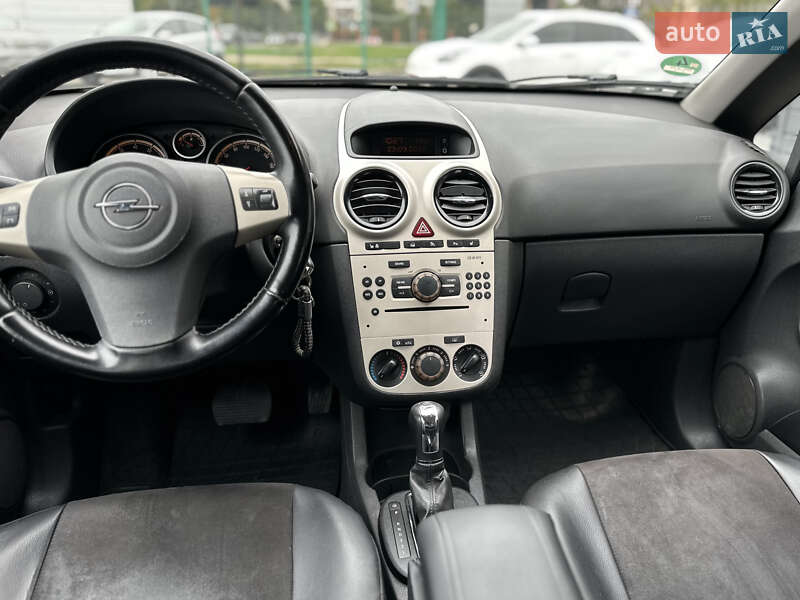 Хетчбек Opel Corsa 2008 в Шептицькому