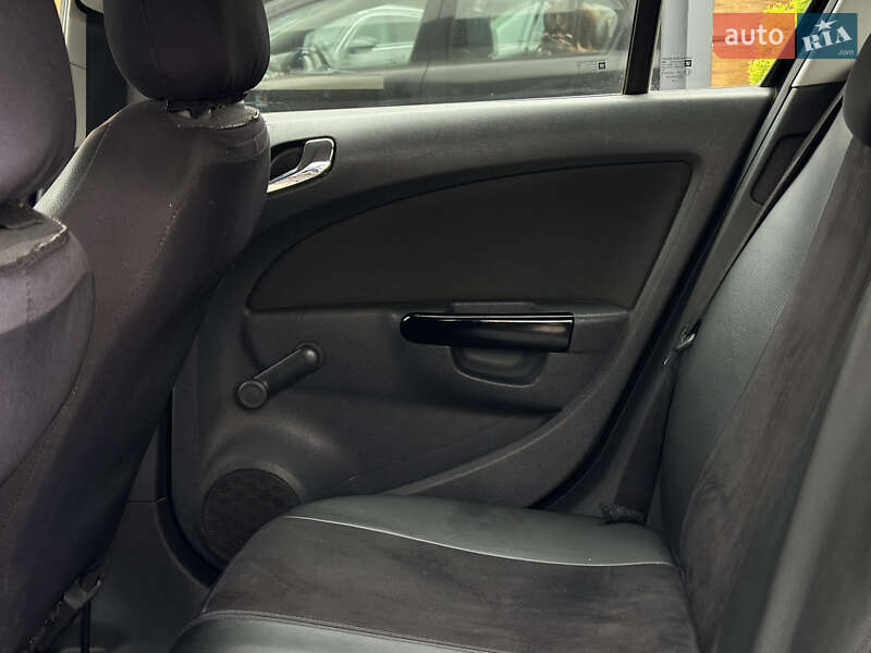 Хетчбек Opel Corsa 2008 в Шептицькому