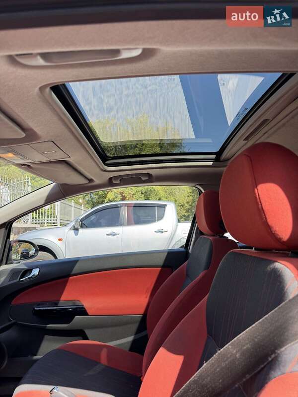 Хетчбек Opel Corsa 2009 в Запоріжжі