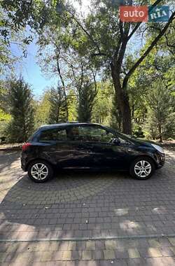 Хэтчбек Opel Corsa 2009 в 