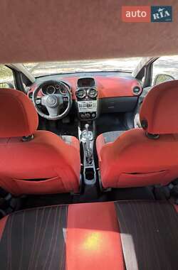 Хэтчбек Opel Corsa 2009 в 