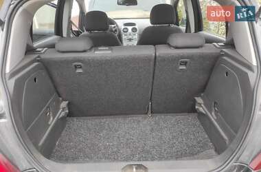 Хэтчбек Opel Corsa 2011 в 