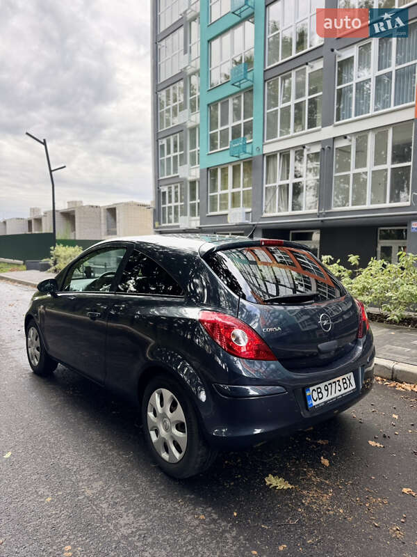 Хэтчбек Opel Corsa 2010 в Чернигове