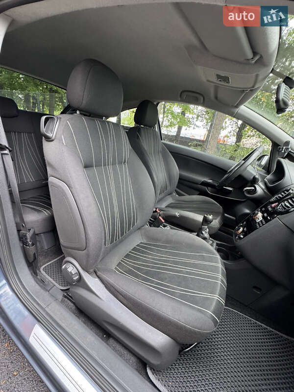 Хэтчбек Opel Corsa 2010 в Чернигове