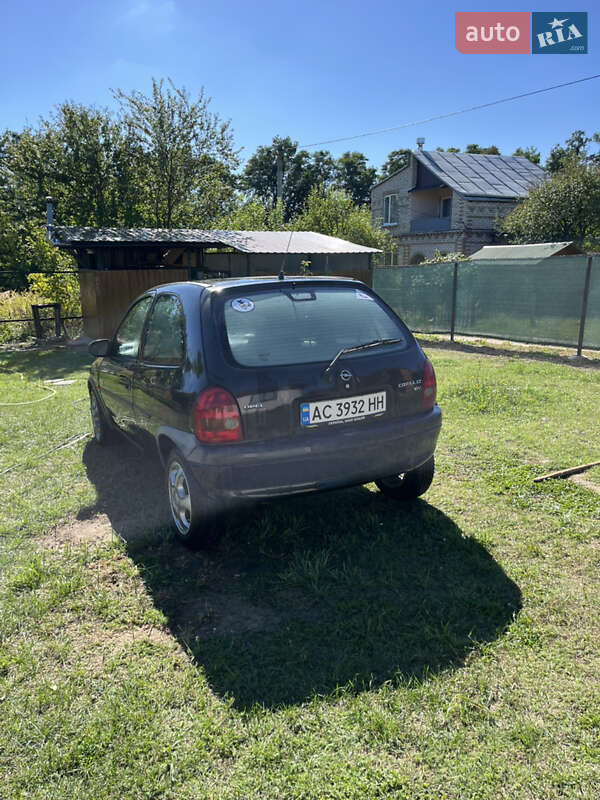 Хэтчбек Opel Corsa 2000 в Луцке