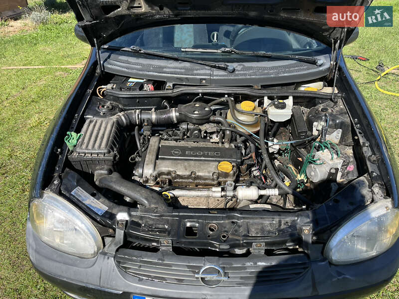Хэтчбек Opel Corsa 2000 в Луцке