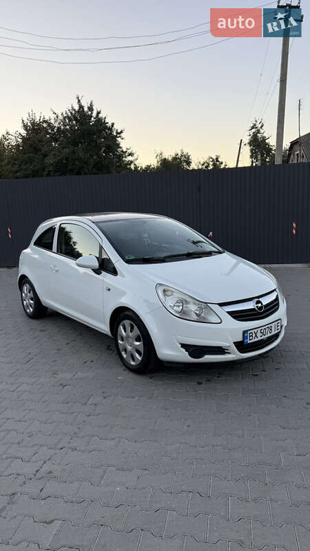 Хетчбек Opel Corsa 2008 в Ярмолинцях