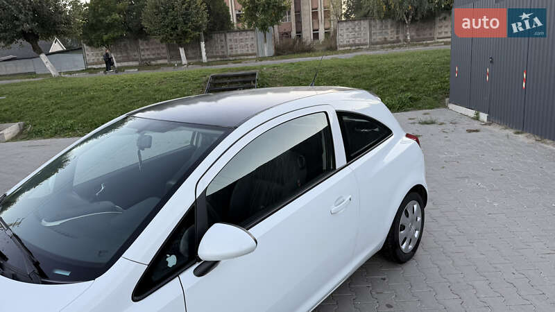 Хетчбек Opel Corsa 2008 в Ярмолинцях
