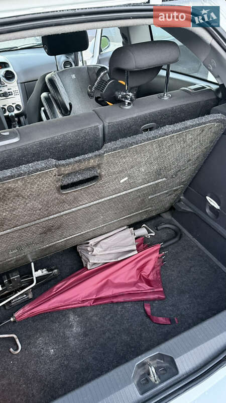 Хетчбек Opel Corsa 2008 в Ярмолинцях