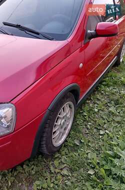Хэтчбек Opel Corsa 2005 в 