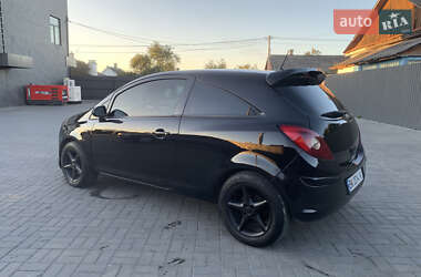 Хэтчбек Opel Corsa 2008 в 