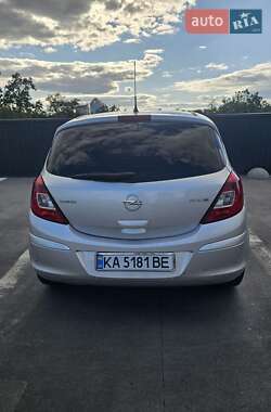 Хэтчбек Opel Corsa 2013 в 