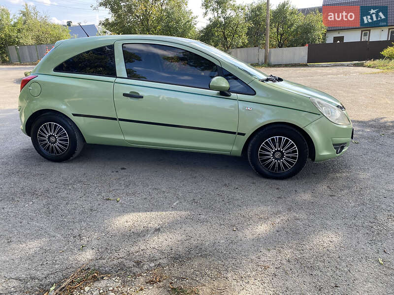 Хэтчбек Opel Corsa 2009 в Каменец-Подольском