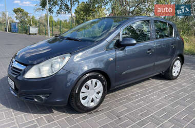 Хэтчбек Opel Corsa 2007 в 