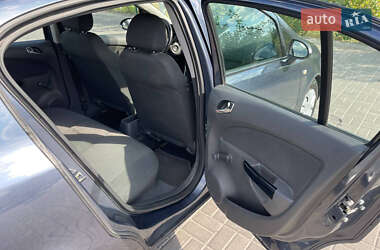 Хэтчбек Opel Corsa 2007 в 