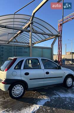 Хэтчбек Opel Corsa 2002 в 