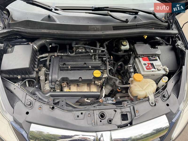 Хэтчбек Opel Corsa 2009 в Бобровице