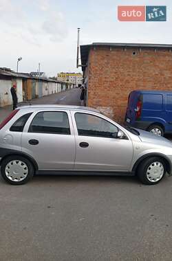Хэтчбек Opel Corsa 2002 в 