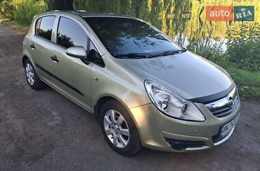 Хэтчбек Opel Corsa 2008 в 