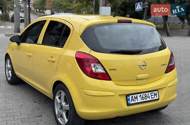 Хэтчбек Opel Corsa 2008 в 