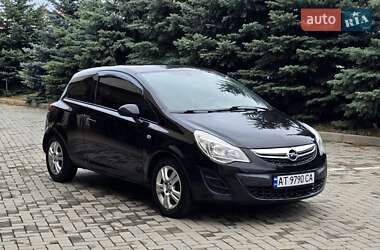 Хэтчбек Opel Corsa 2012 в 