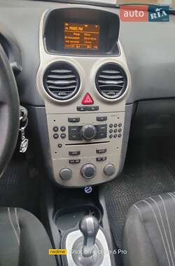 Хэтчбек Opel Corsa 2007 в 
