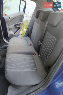 Хэтчбек Opel Corsa 2007 в 