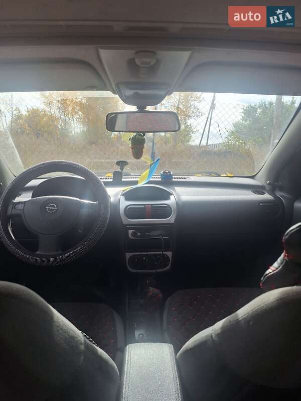 Хэтчбек Opel Corsa 2003 в Каменском
