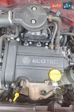Хэтчбек Opel Corsa 2003 в 
