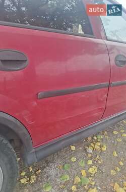 Хэтчбек Opel Corsa 2003 в 