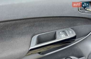 Хетчбек Opel Corsa 2012 в 