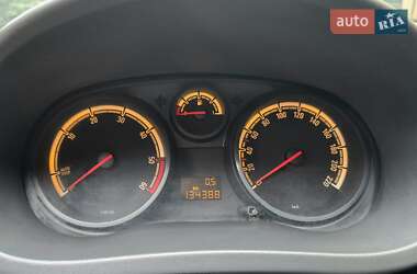 Хетчбек Opel Corsa 2012 в 