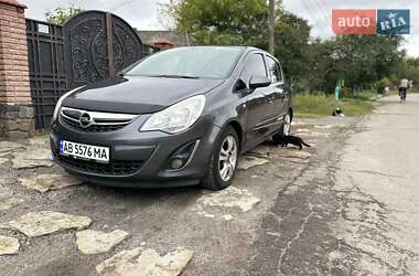Хэтчбек Opel Corsa 2011 в 