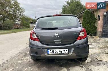 Хэтчбек Opel Corsa 2011 в 
